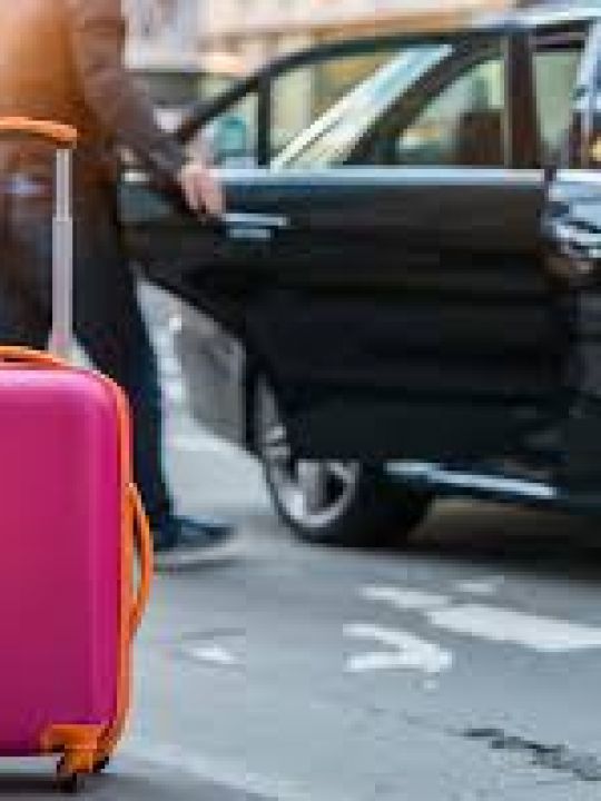 NAVETTE<br />Navette possible certains jours et sur certains trajets. Tarif sur demande selon horaire, trajet et nombre de personnes. Réservation préalable indispensable. NAVETTE<br />Navette possible certains jours et sur certains trajets. Tarif sur demande selon horaire, trajet et nombre de personnes. Réservation préalable indispensable.